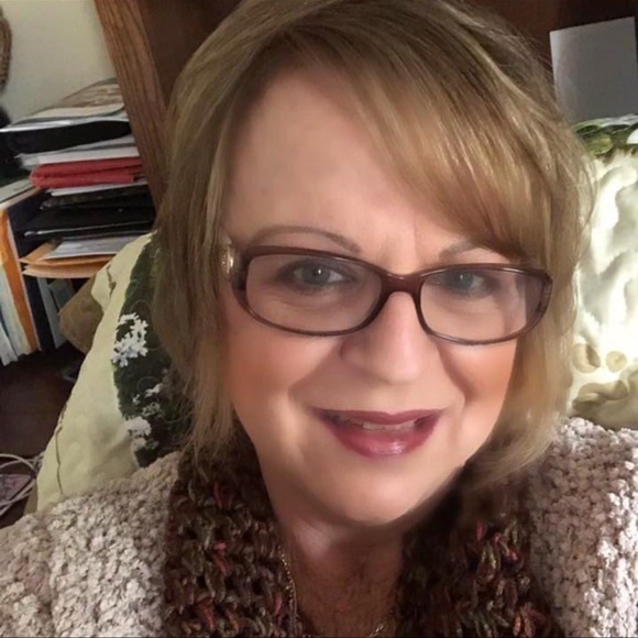 Meet your Posher, Kathleen - Picture 5 of 5